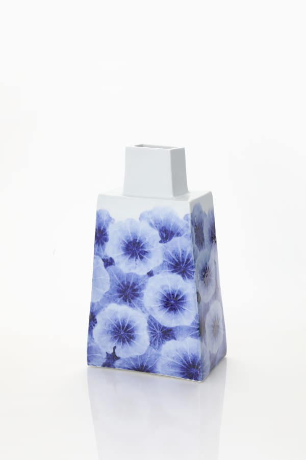 Kim Hyun-jong - Lotus Vase, 2024