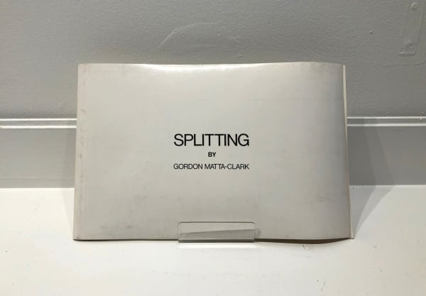 Gordon Matta-Clark, Splitting BOOK (1/2), 1974