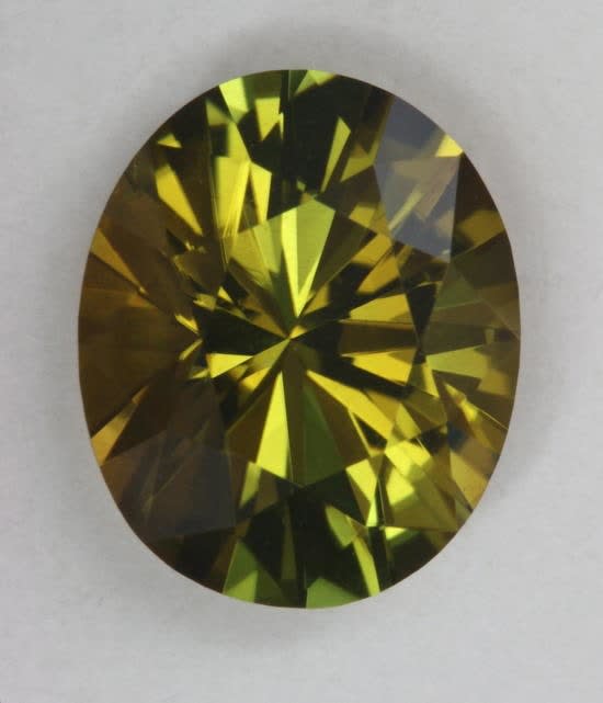 green gold Oval 3.04 ct