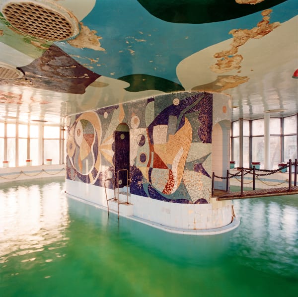 Jason Oddy Magnolia Prophylactorium II, Odesa, Ukraine, 1999 C-type print 99.1 x 99.4 cm 39 x 39 1/8 in