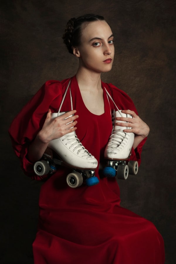 Romina Ressia, Girl with Rollers, 2015