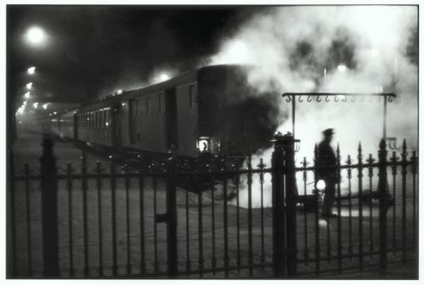 Sabine Weiss, Gare Saint Lazare, 1954
