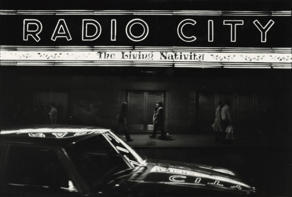 Tom Arndt Radio City, New York Tirage gélatino-argentique postérieur, réalisé par l'artiste 30,6 x 45,1 cm Dim. papier: 40 x 50 cm