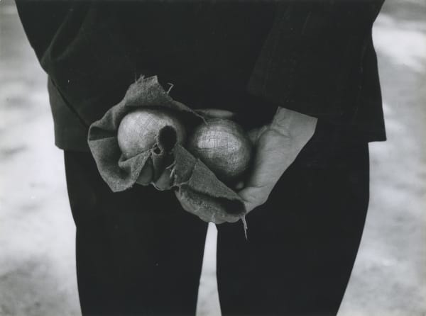 Sabine Weiss Paris Tirage gélatino-argentique d'époque réalisé par l'artiste 18 x 24,3 cm Dim. papier: 18 x 24,3 cm