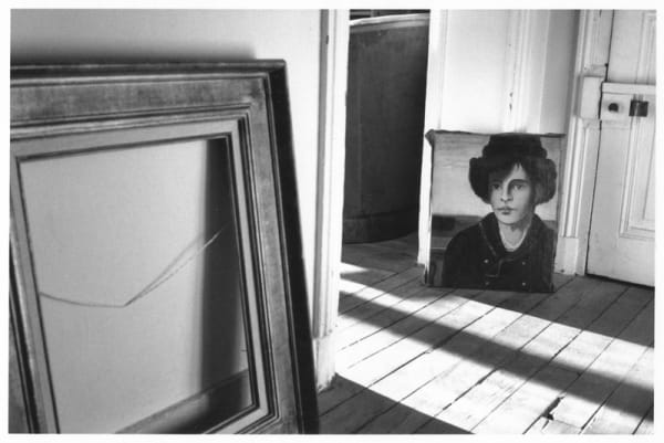 Hervé Guibert Emménagement rue du Moulin-Vert Tirage gélatino-argentique d'époque 14,7 x 22,5 cm Dim. papier: 23,6 x 30,3 cm