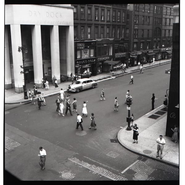 Vivian Maier New York, NY Tirage gélatino-argentique, posthume 30 x 30 cm Dim. papier: 40 x 50 cm