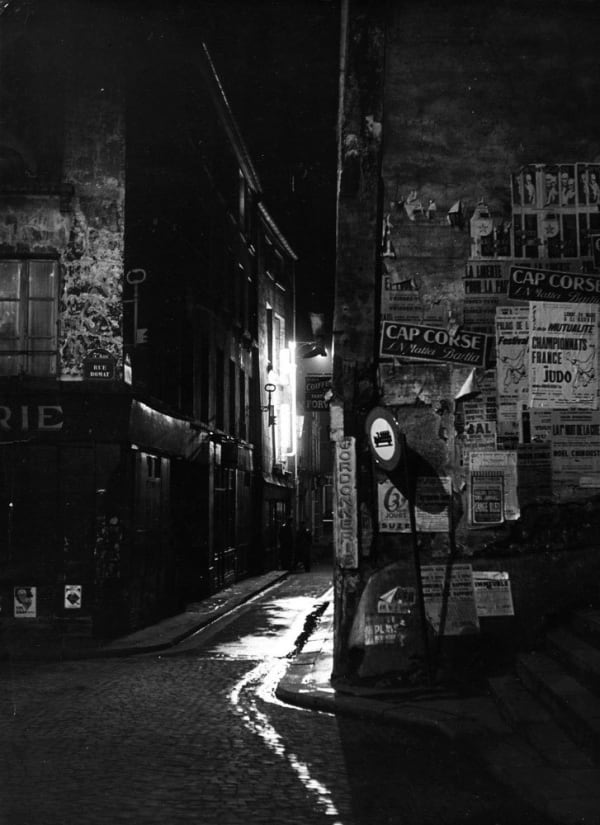 Sabine Weiss Paris Tirage gélatino-argentique d'époque réalisé par l'artiste 23 x 29,5 cm Dim. papier: 23 x 29,5 cm