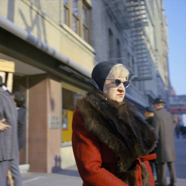 Vivian Maier Milwaukee, WI Tirage chromogène, posthume 30,4 x 30,6 cm Dim. papier: 40,4 x 51 cm