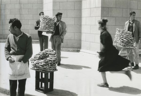 Sabine Weiss Athènes Tirage gélatino-argentique d'époque réalisé par l'artiste 29 x 19 cm Dim. papier: 29 x 19 cm