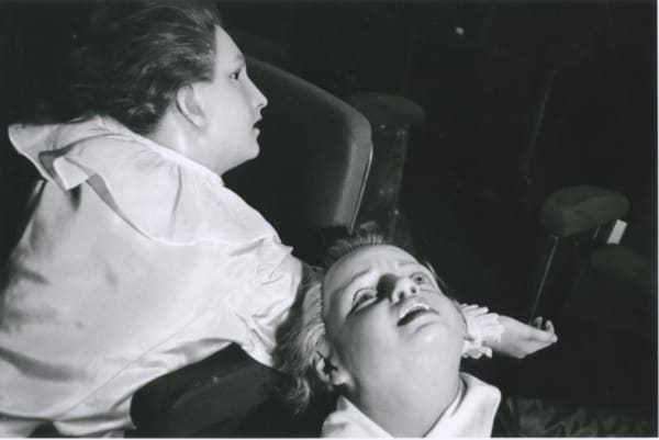 Hervé Guibert Musée Grévin, Paris Tirage gélatino-argentique d'époque 14,5 x 22 cm Dim. papier: 23,7 x 30,3 cm