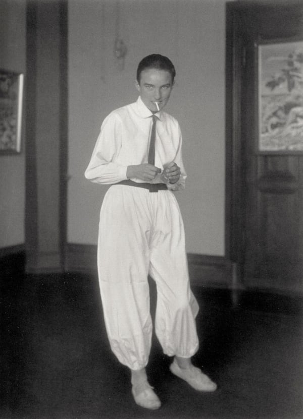 August Sander, Frau eines Malers [Helene Abelen], c. 1926