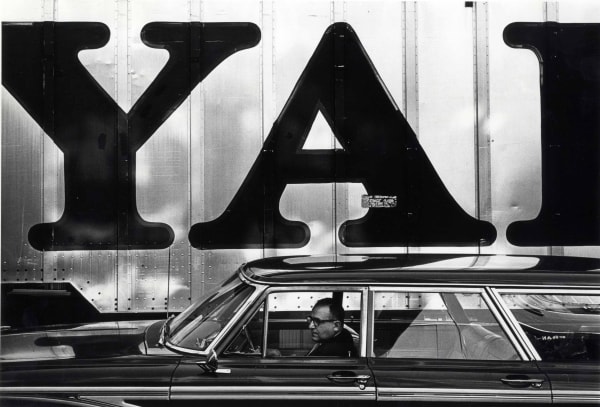 Ray K. Metzker Philadelphia Tirage gélatino-argentique d'époque, réalisé par l'artiste 15,3 x 22,5 cm Dim. papier: 20,2 x 25,4 cm