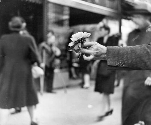 Louis Faurer Philadelphia Tirage gélatino-argentique postérieur Dim. papier: 28 x 35,6 cm