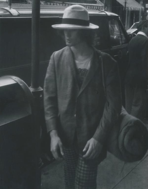 Leon Levinstein, Untitled (man with a white hat), n.d.