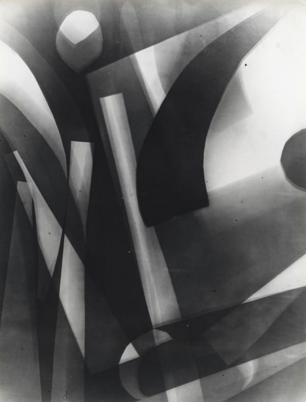 Raoul Hausmann Papiers pliés, Limoges Rayogramme, tirage gélatino-argentique d'époque 18 x 24 cm Dim. papier: 18 x 24 cm