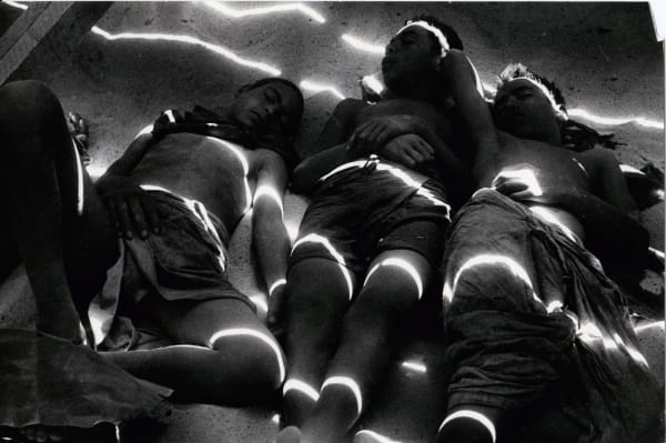 Ernst Haas Egyptian Boys, Egypt Tirage gélatino-argentique d'époque, réalisé par Igor Bakht Dim. papier: 25,5 x 18 cm