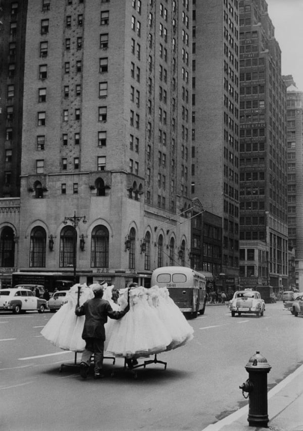 Sabine Weiss New York Tirage gélatino-argentique d'époque réalisé par l'artiste 20,1 x 29 cm Dim. papier: 20,1 x 29 cm