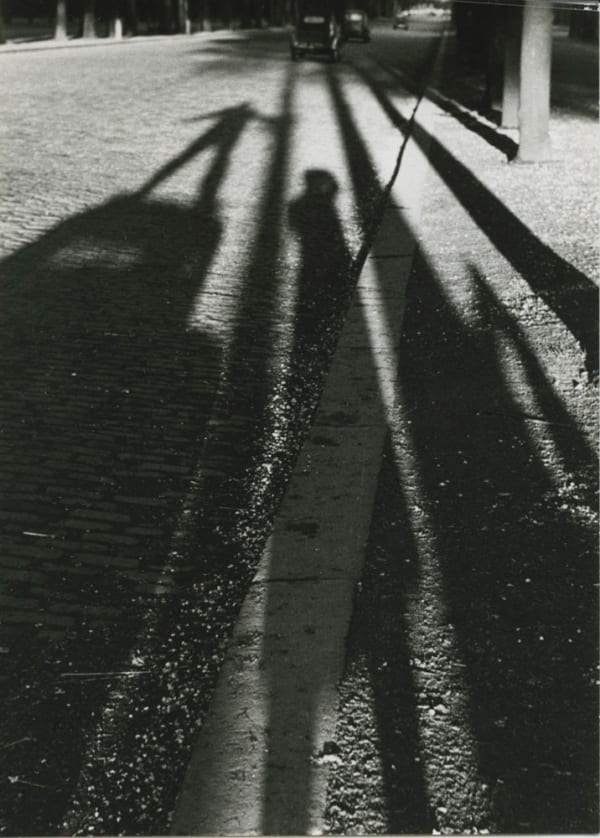 Sabine Weiss Paris Tirage gélatino-argentique d'époque réalisé par l'artiste 14,5 x 20 cm Dim. papier: 14,5 x 20 cm