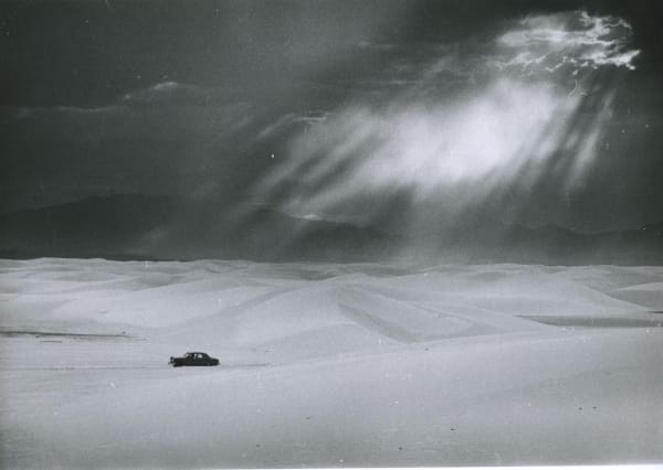 Ernst Haas White Sands, New Mexico Tirage gélatino-argentique d'époque 30,5 x 20,8 cm Dim. papier: 30,5 x 20,8 cm