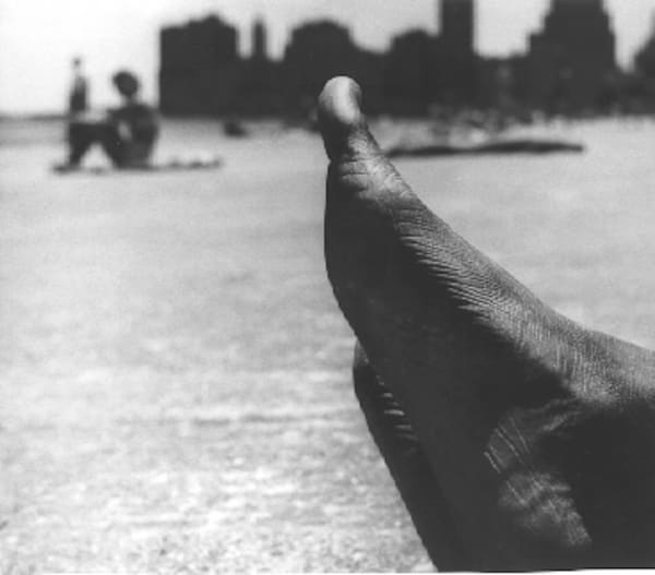 Aaron Siskind, Feet 39, 1957