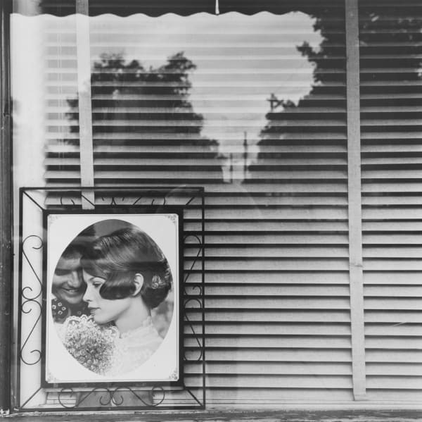 Tom Arndt, Beauty shop window, Minneapolis, 1970