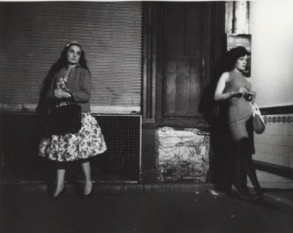 Marvin E. Newman Prostitution Series, Rue Saint Denis, Paris Tirage gélatino-argentique d'époque 19 x 24 cm Dim. papier: 20 x 25 cm