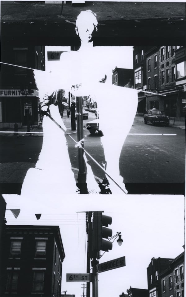 Ray K. Metzker Philadelphia: Double Frame Tirage gélatino argentique d'époque réalisé par l'artiste 14,2 x 22,7 cm Dim. papier: 20,3 x 25,4 cm