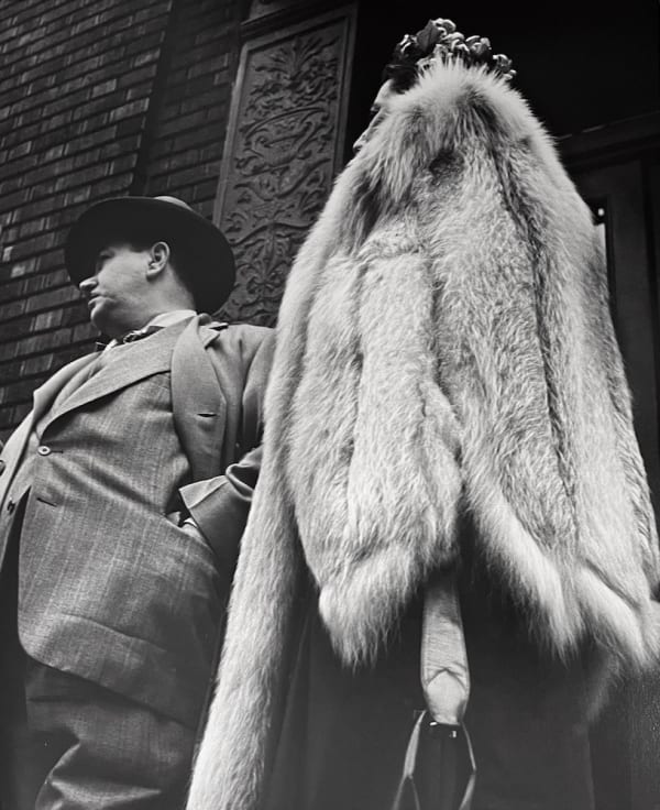 Leon Levinstein, Untitled (couple in New York, woman with fur coat, street fashion #2), c.1954