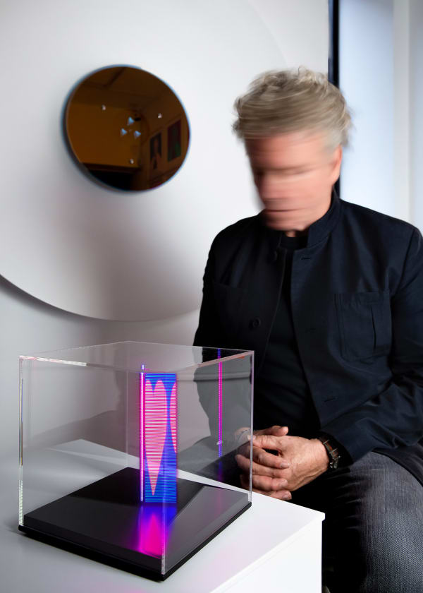 Chris Levine, Heart Cube, 2023