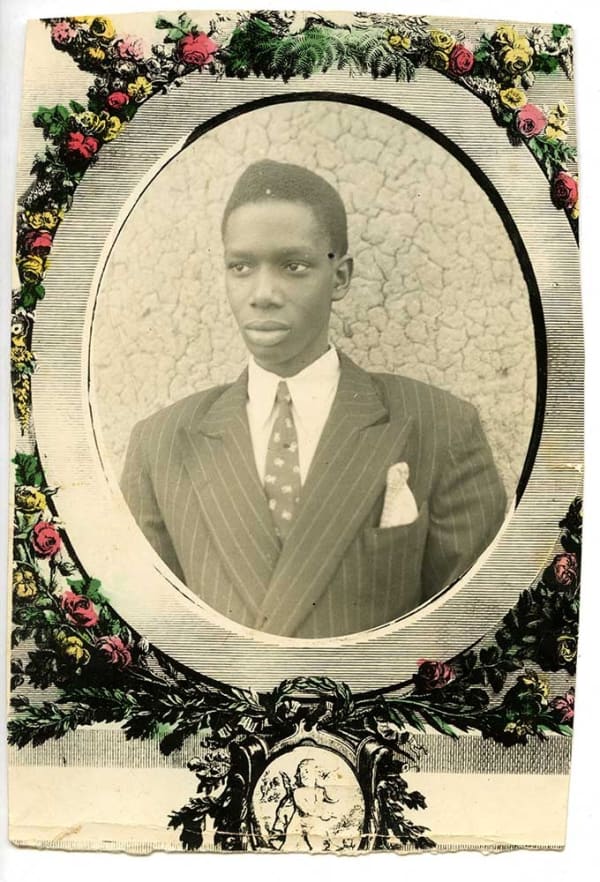Seydou Keïta Sans titre Tirage argentique d'époque 15 x 10,2 cm 9.85 x 4.02