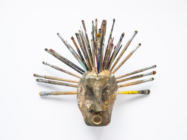 Romuald Hazoumè Krist Plastique, cuivre, pinceaux 43 x 57 x 22 cm 16.9 x 22.4 x 8.7