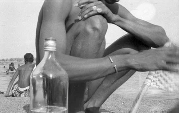Malick Sidibé, Du thé au bord du fleuve Niger, 1976