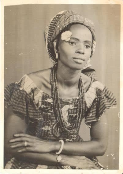 Seydou Keïta Sans titre Tirage argentique d'époque 18 x 12,5 cm 7 x 4.9