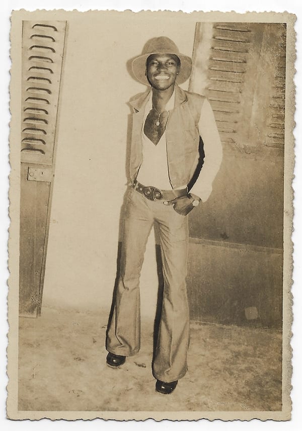 Malick Sidibé Sans titre. Tirage argentique d'époque 8,7 x 12,5 cm 3,4 x 4.9 inches