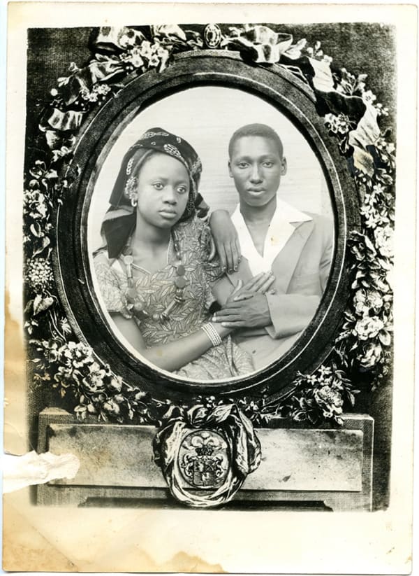 Seydou Keïta Sans titre Tirage argentique d'époque 18 x 13 cm 7 x 5,1 inches