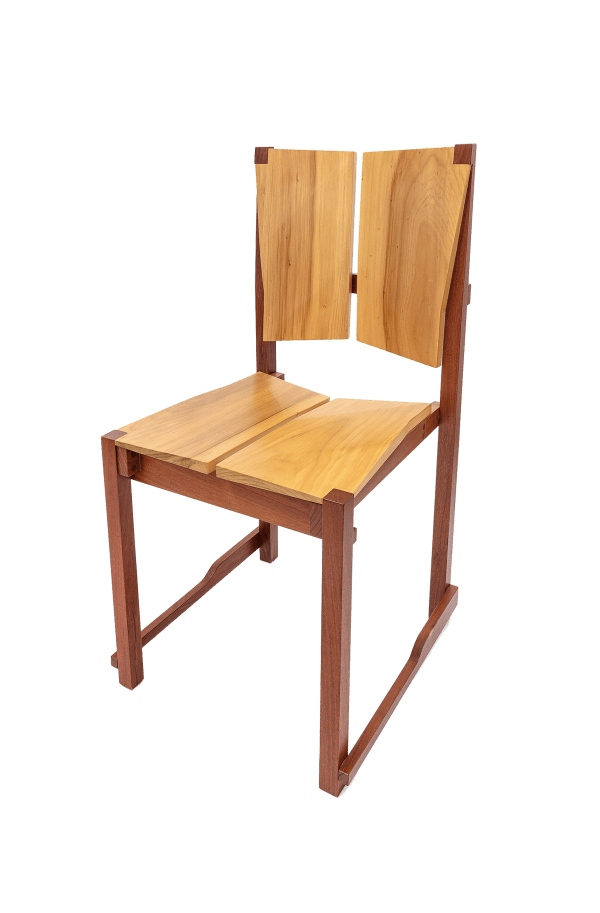 Marcelo Suzuki Cadeira Borboleta, 1990 L 45 x A 90 x P 47 cm Assento: 47 cm