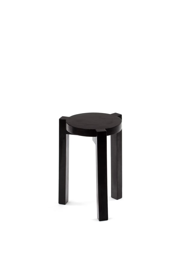 Lina Bo Bardi, Marcelo Ferraz e Marcelo Suzuki Banco Girafa Carbonizado, 1986 / 2021 L 33 x A 48 x P 33 cm