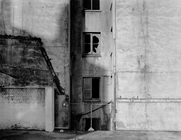Klaus Frahm, Schatten im Hinterhof ,Hamburg, , 1980