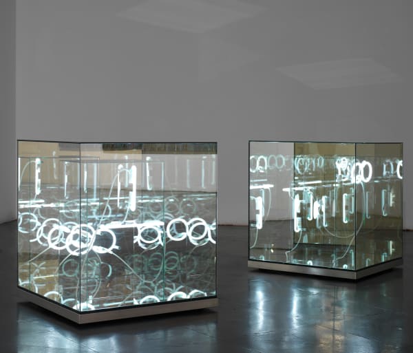Brigitte Kowanz, Eins durch Unendlich - Unendlich durch Eins, 2011