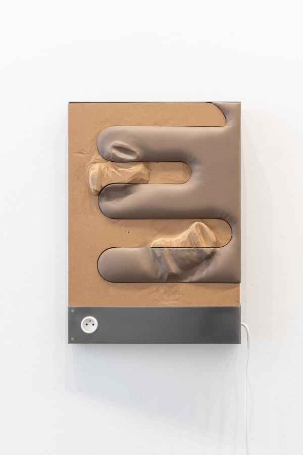 Neïl Beloufa, Cans on Brown, 2019