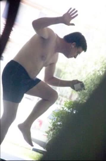 Alison Jackson, Bill Gates' with his iPod, 2005