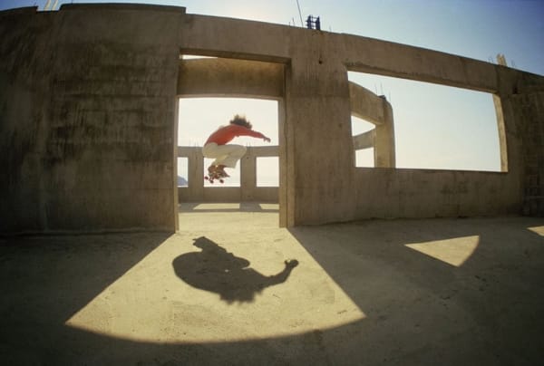 Hugh Holland, La Bufadora (Todd Foot), Ensenada, 1977