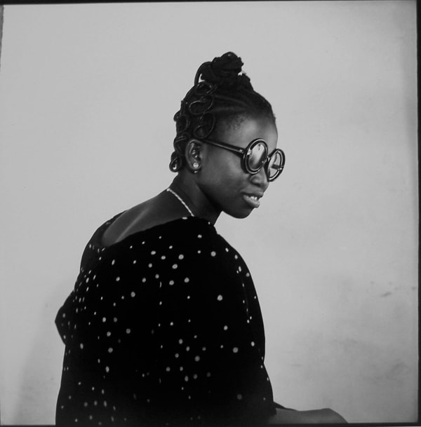Malick Sidibé, Portrait de Miss Kanté Sira, 1965, printed later