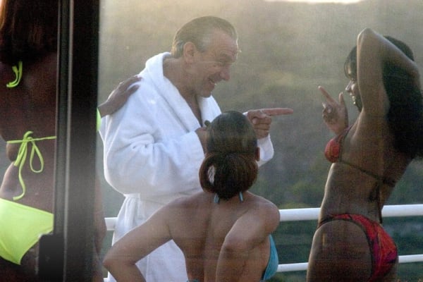 Alison Jackson, DeNiro and the Girls, 2005