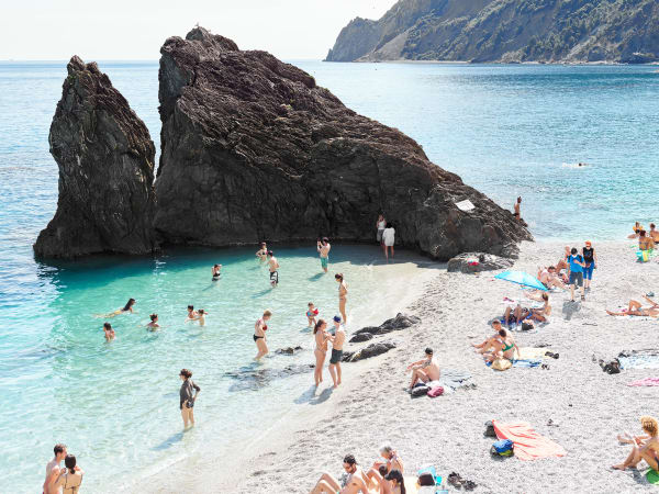 Massimo Vitali, Monterosso Photo Session, 2021