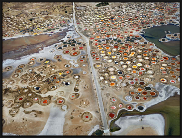 Edward Burtynsky, Salt Ponds #4, Near Naglou Sam Sam, Senegal, 2019