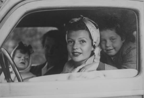 Edward Quinn, Rita Hayworth and daughters, Golfe Juan 1951