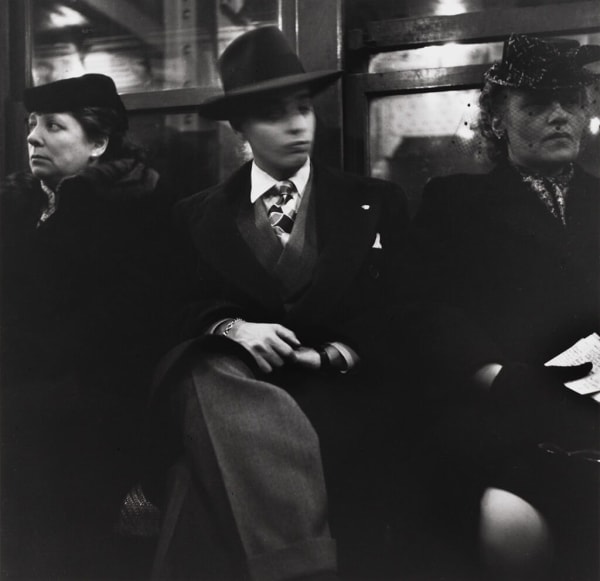 Louis Stettner, Young Man Between Two Women, Subway, New York, 1946