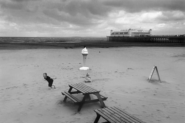 Roger A. Deakins, Caught in the Rain, Weston Super Mare, 2001