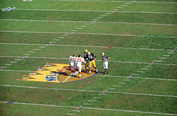 Neil Leifer, Coin Toss Before Super Bowl I Between Green Bay Packers and Kansas City Chiefs, Los Angeles, California, 1967
